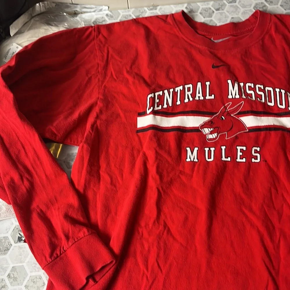 Nike Small Loose Fit Central Missouri Mules Long Sleeve Graphic T Shirt